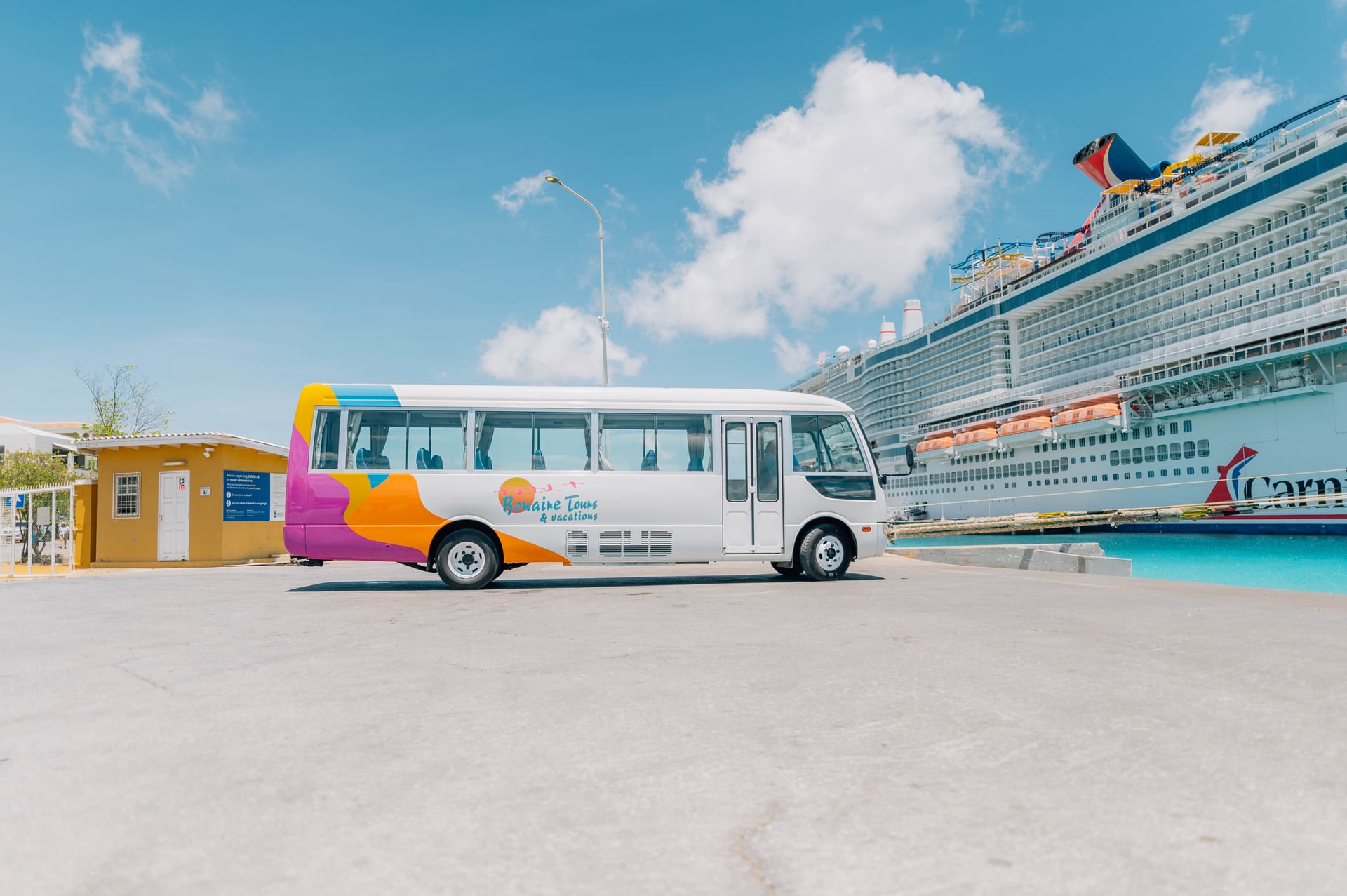 Bonaire Tours & Vacations coach at the Kralendijk cruise pier